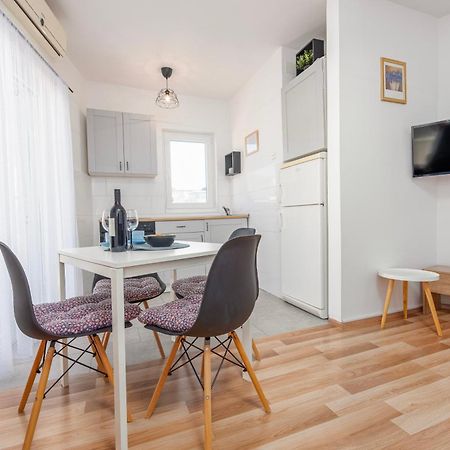 Apartman Iva Novalja Buitenkant foto