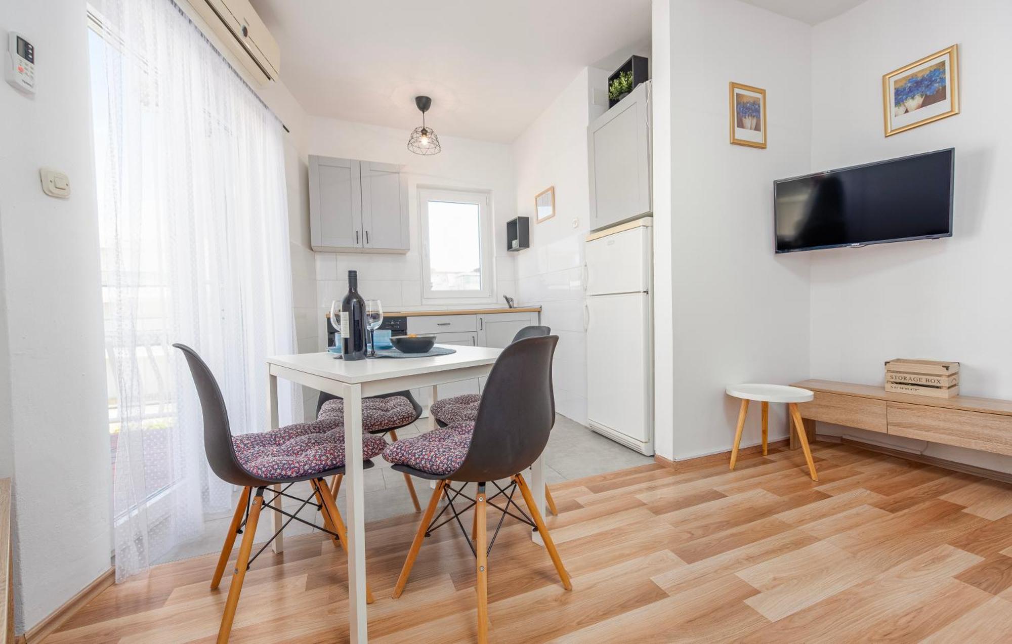 Apartman Iva Novalja Buitenkant foto